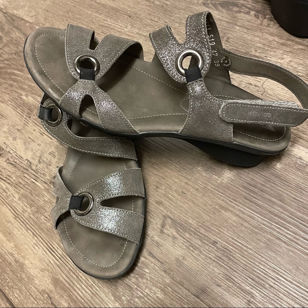 Mephisto Women’s Metallic Gray Slingback Sandal sz EU 39(US 8.5)